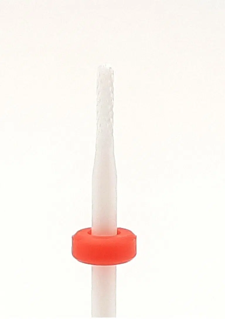 Embout de finesse et dessous d'ongles en céramique