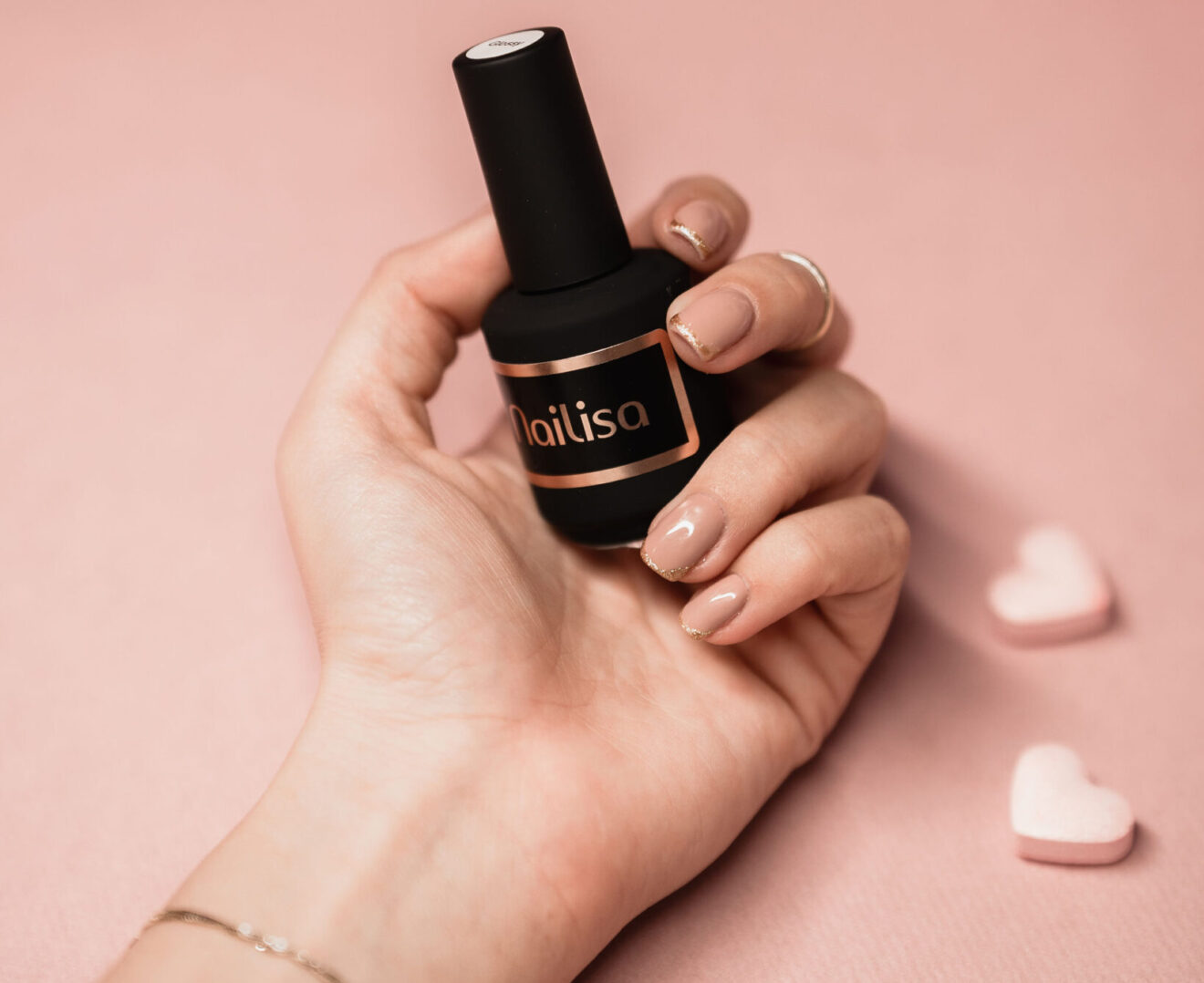 Kératine de l'ongle : Quel rôle joue-t-elle et comment la booster ? 2 keratine-ongles